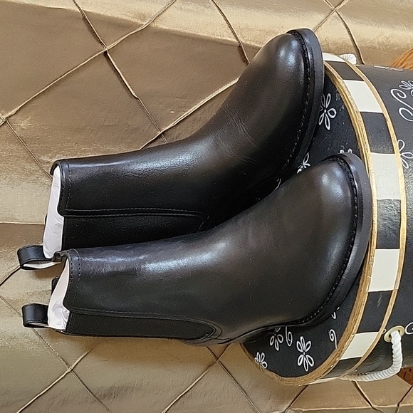 NWOT- COACH ‘Maeve’ Pull On Leather Chelsea Boot - Picture 5 of 10